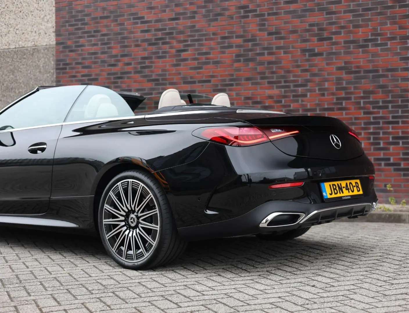 CLE 300 Cabrio | AMG Line - Burmester - Airscarf