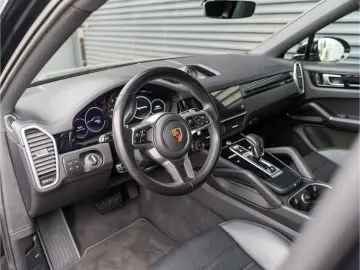 Cayenne Coupe Platinum Edition SportDesign Paket