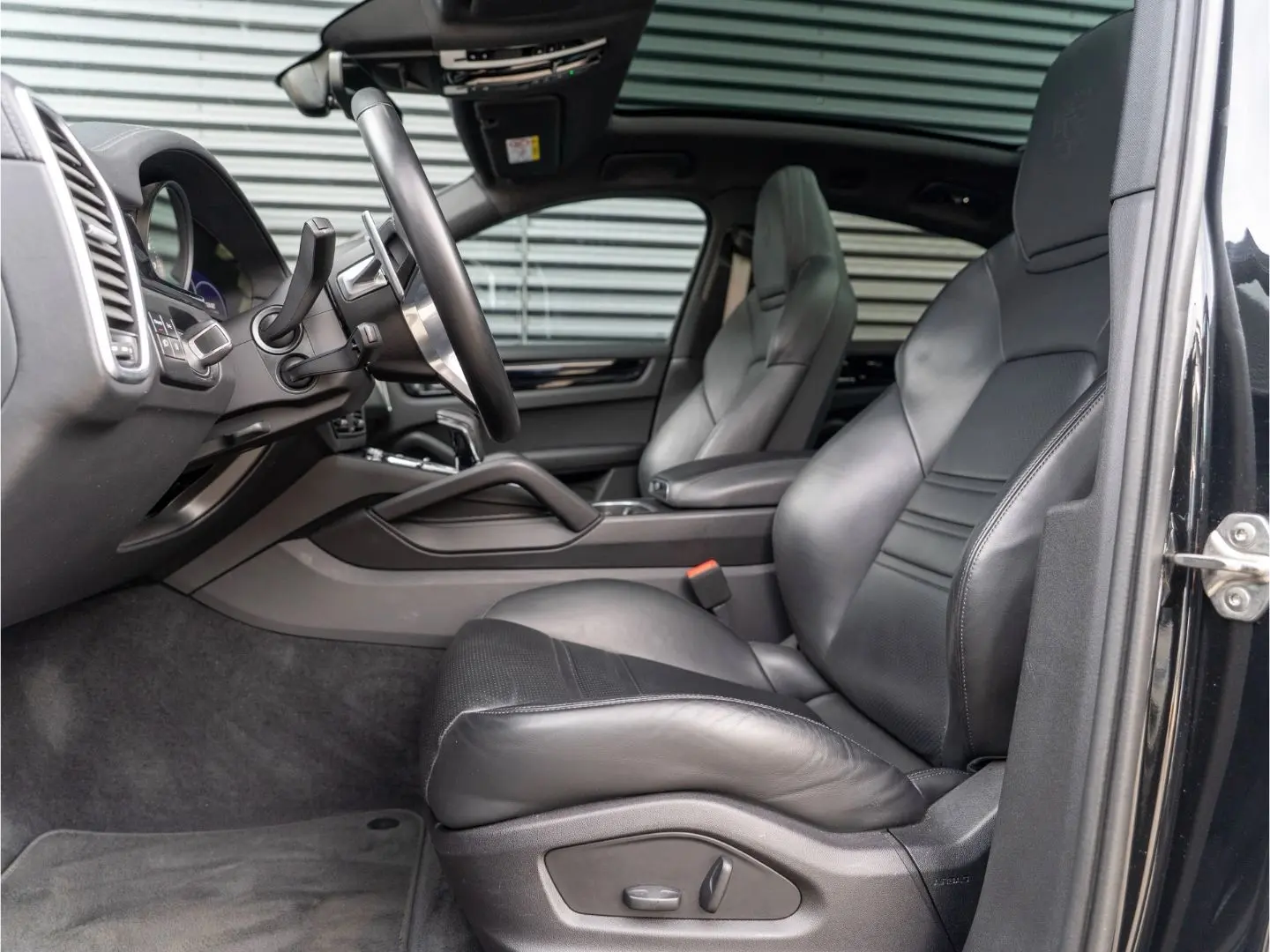 Cayenne Coupe Platinum Edition SportDesign Paket