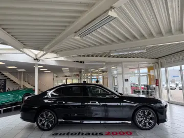 750e xDrive Design Pure Excellence SKY LOUNGE