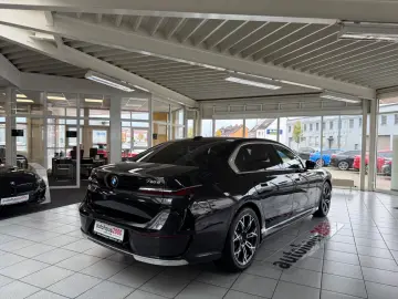 750e xDrive Design Pure Excellence SKY LOUNGE