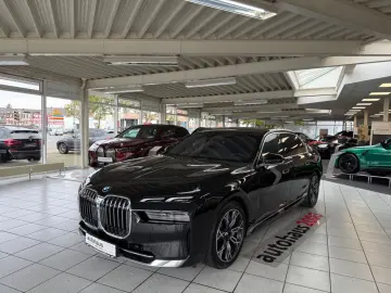 750e xDrive Design Pure Excellence SKY LOUNGE