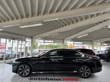 750e xDrive Design Pure Excellence SKY LOUNGE