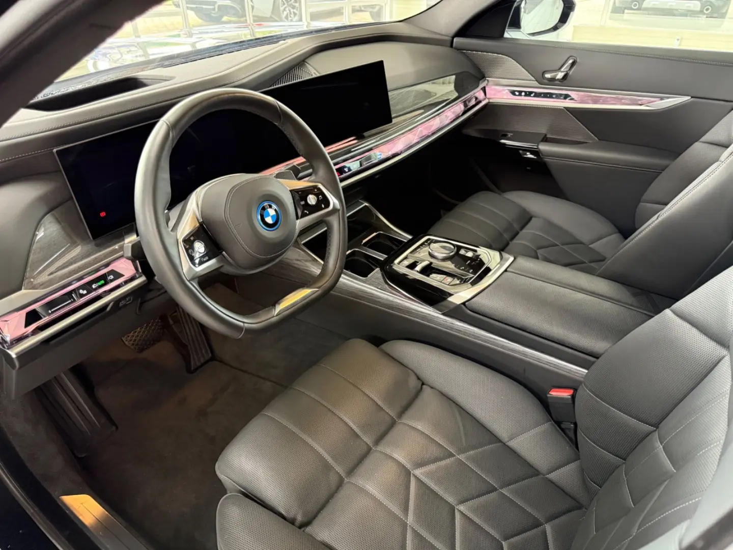750e xDrive Design Pure Excellence SKY LOUNGE