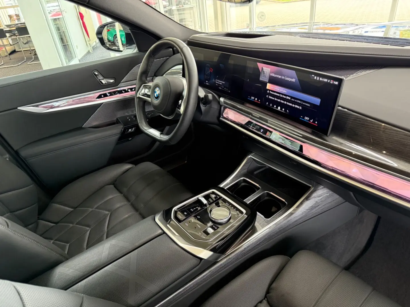 750e xDrive Design Pure Excellence SKY LOUNGE