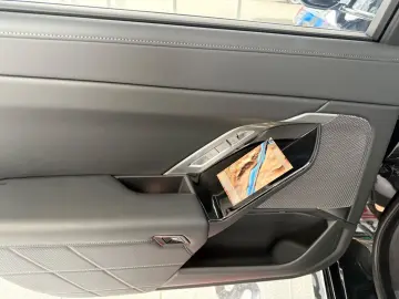 750e xDrive Design Pure Excellence SKY LOUNGE
