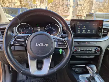KIA XCEED 1.5 T-GDi Hybrid Electric 7DCT City