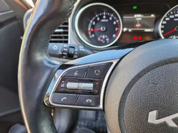 KIA XCEED 1.5 T-GDi Hybrid Electric 7DCT City