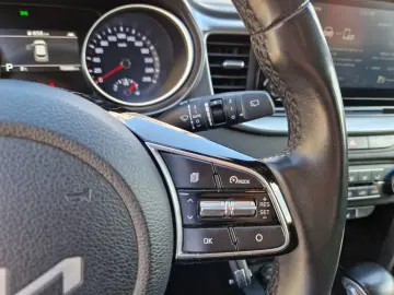 KIA XCEED 1.5 T-GDi Hybrid Electric 7DCT City