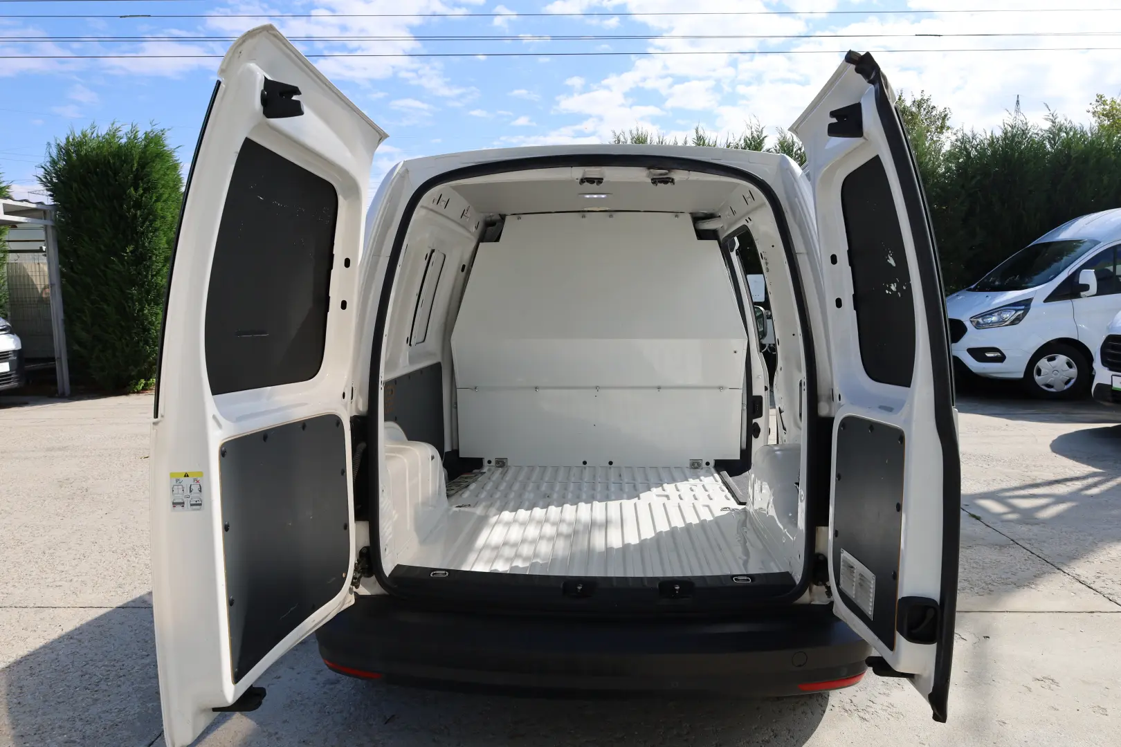 Volkswagen Caddy L1H1 2.0 75 CP
