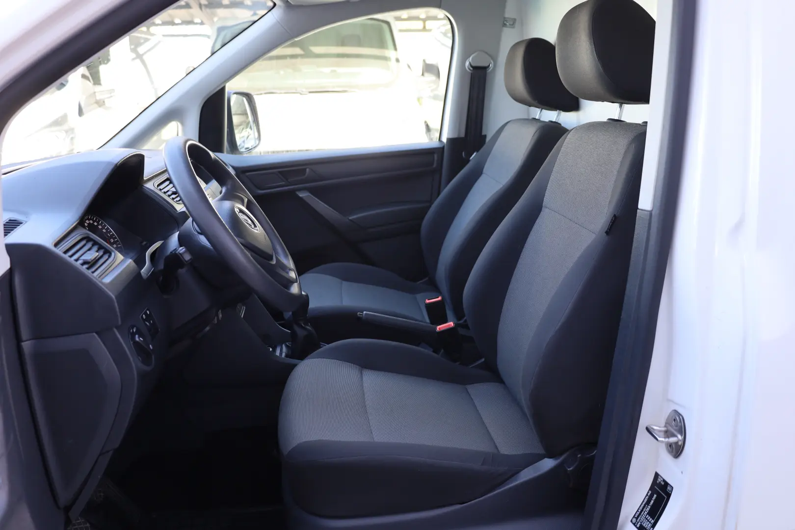 Volkswagen Caddy L1H1 2.0 75 CP