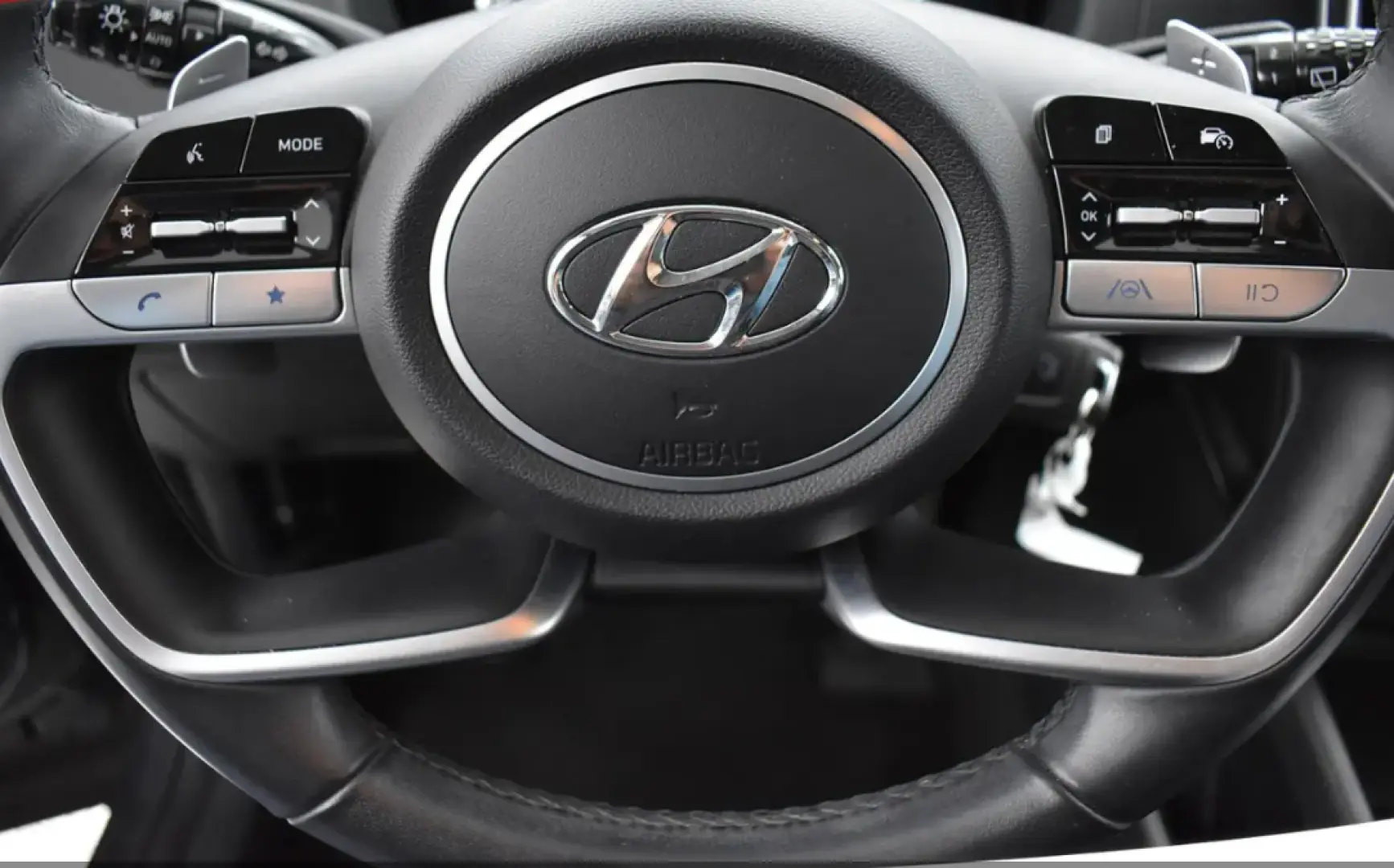 Tucson 1.6 TGDI 4WD Hyb NAVI+KAMER+VIRTU+DAB+19
