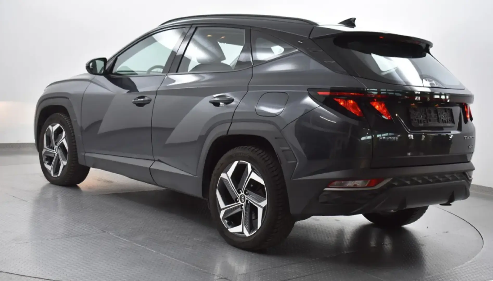 Tucson 1.6 TGDI 4WD Hyb NAVI+KAMER+VIRTU+DAB+19