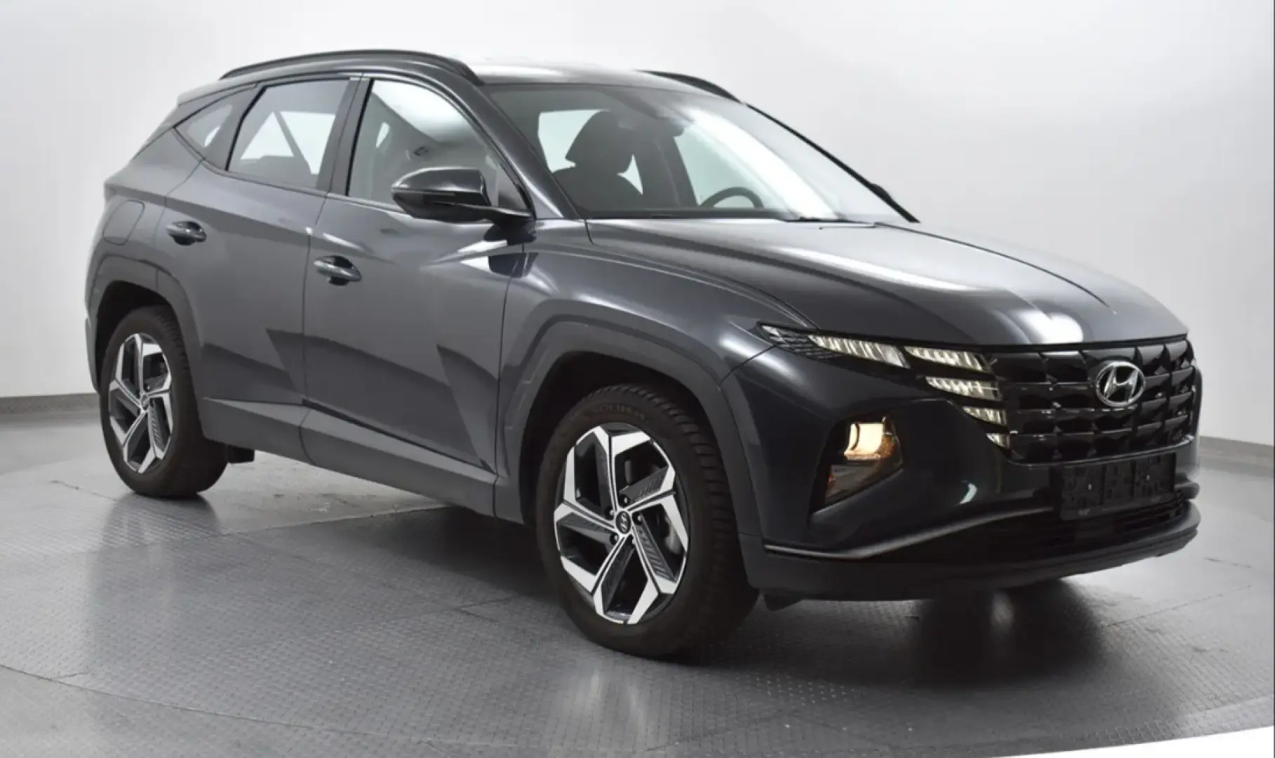 Tucson 1.6 TGDI 4WD Hyb NAVI+KAMER+VIRTU+DAB+19