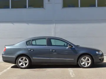 VW PASSAT 2.0 HIGHLINE