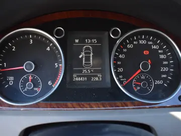 VW PASSAT 2.0 HIGHLINE
