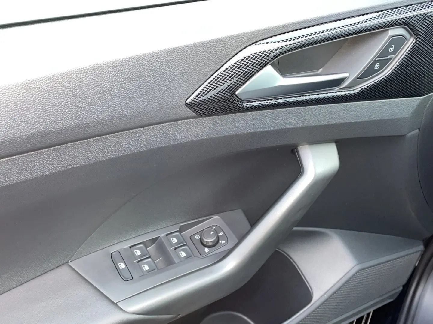 Volkswagen T-Cross 1.0 TSI Life DSG APP Connect APS LED