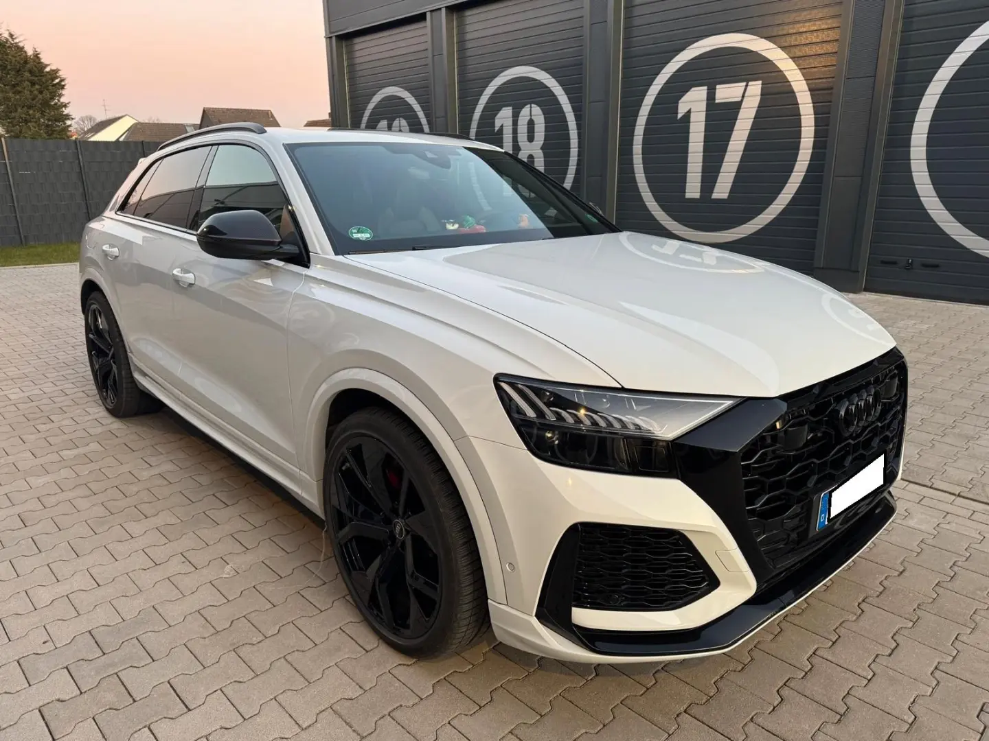 RSQ8 Akrapovic 305Km/h Ceramic Dynamik Gar 12/26