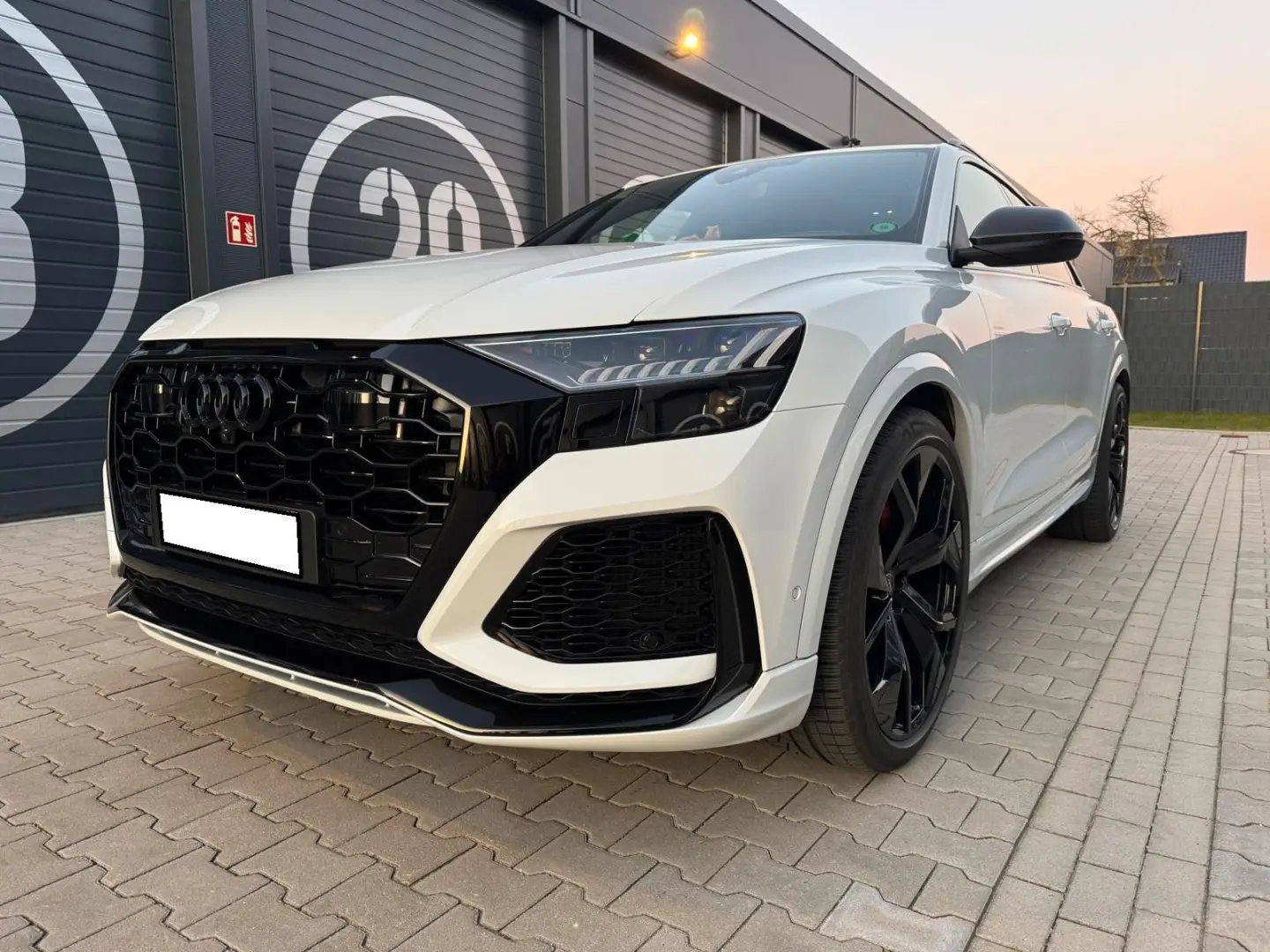 RSQ8 Akrapovic 305Km/h Ceramic Dynamik Gar 12/26