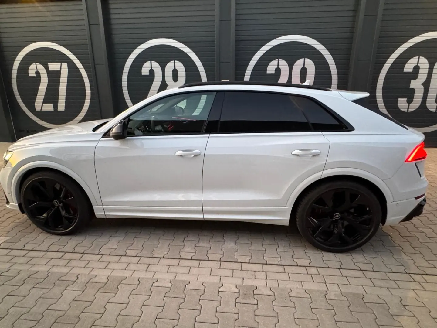 RSQ8 Akrapovic 305Km/h Ceramic Dynamik Gar 12/26