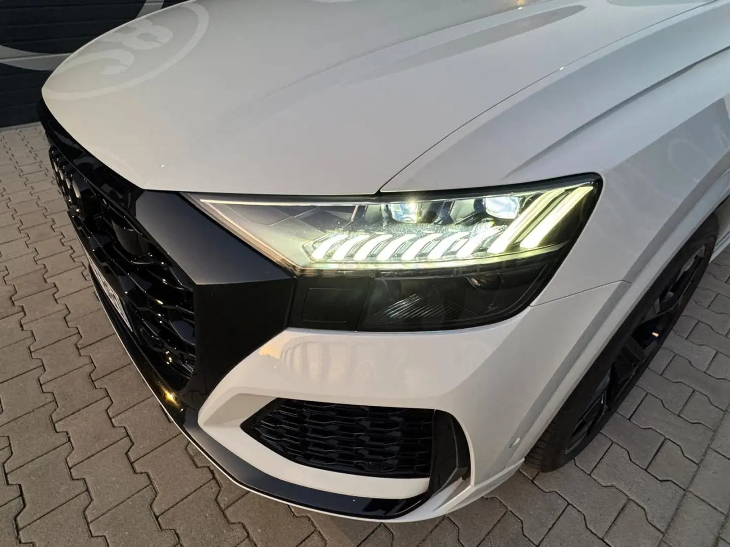 RSQ8 Akrapovic 305Km/h Ceramic Dynamik Gar 12/26