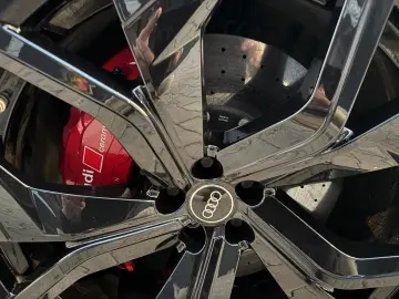 RSQ8 Akrapovic 305Km/h Ceramic Dynamik Gar 12/26