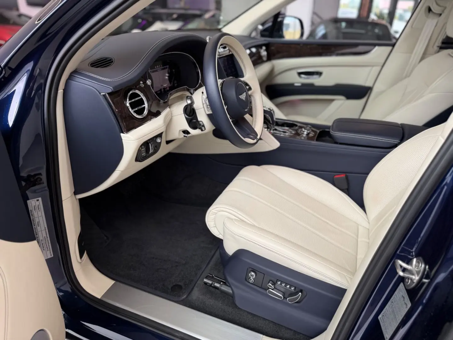 Bentayga Panorama HUD Massage