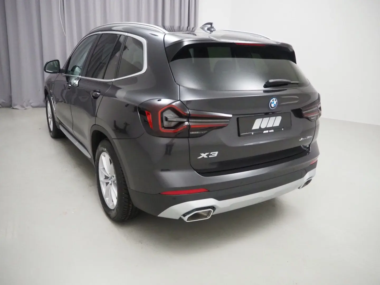 BMW X3 xDrive 30e (Navi LED AHK ACC WLAN)