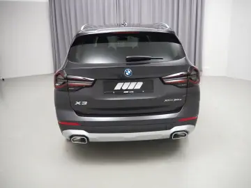 BMW X3 xDrive 30e (Navi LED AHK ACC WLAN)