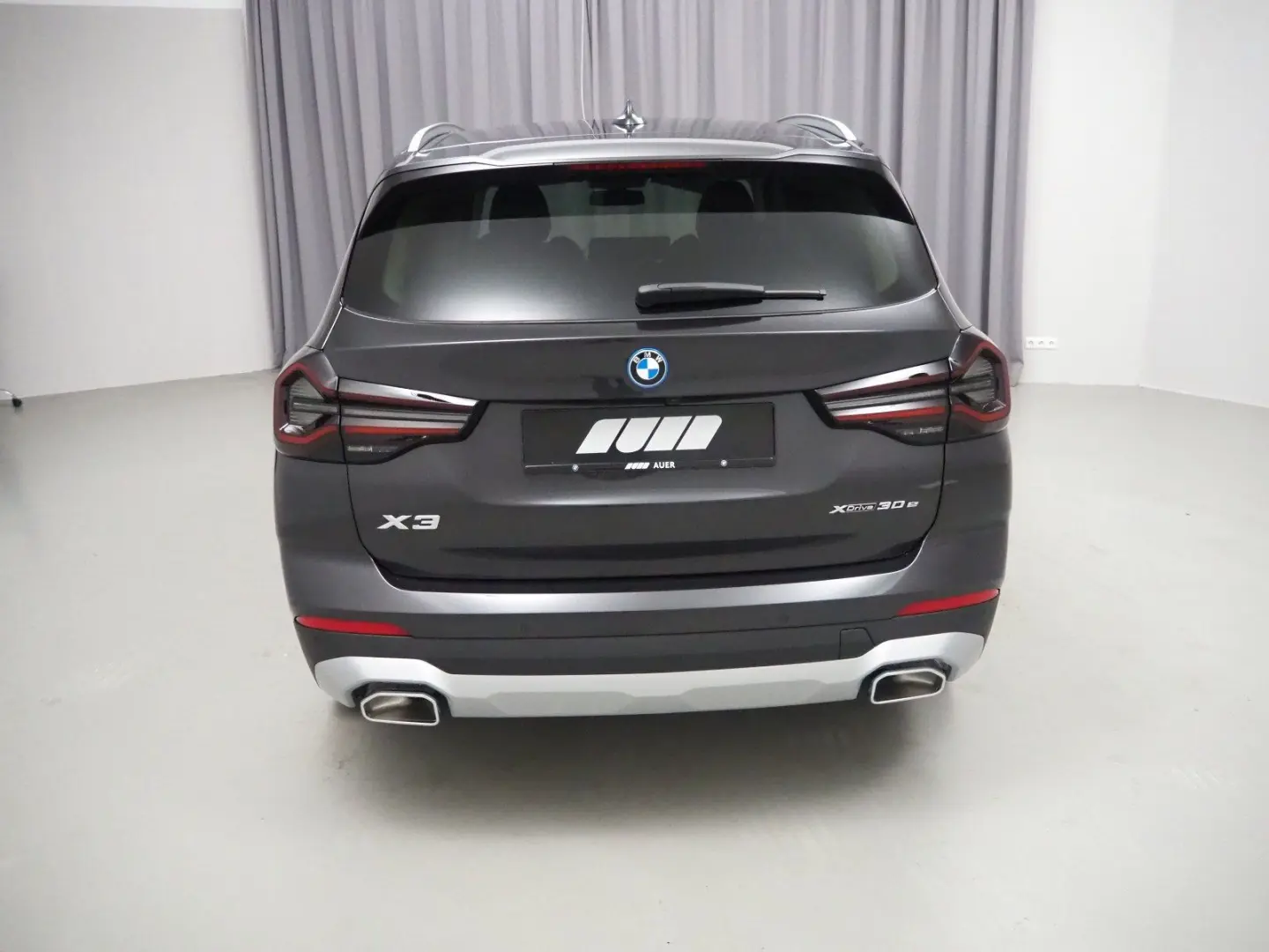 BMW X3 xDrive 30e (Navi LED AHK ACC WLAN)