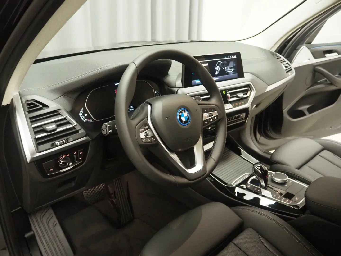 BMW X3 xDrive 30e (Navi LED AHK ACC WLAN)