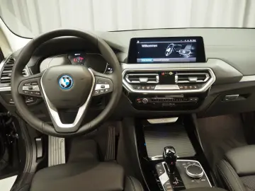 BMW X3 xDrive 30e (Navi LED AHK ACC WLAN)