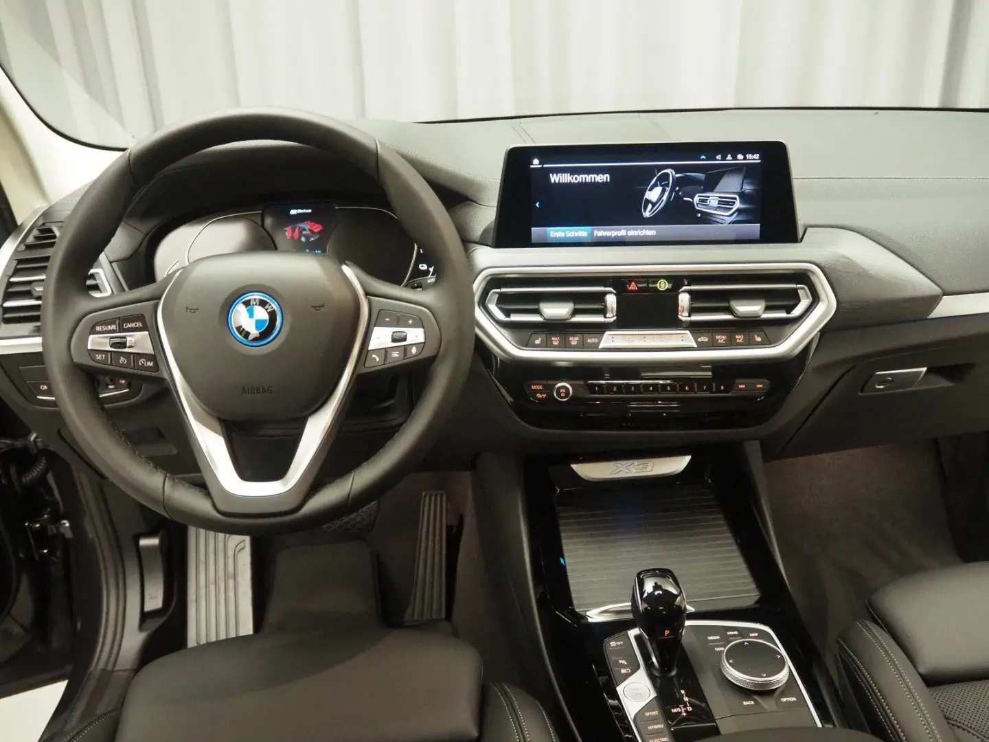 BMW X3 xDrive 30e (Navi LED AHK ACC WLAN)