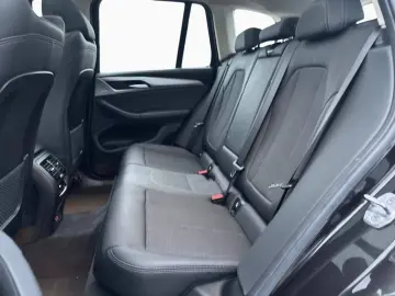 BMW X3 xDr20i Advantage AHK Pano StHz HUD Memo ACC