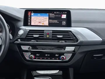 BMW X3 xDr20i Advantage AHK Pano StHz HUD Memo ACC