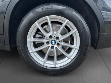 BMW X3 xDr20i Advantage AHK Pano StHz HUD Memo ACC