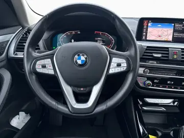 BMW X3 xDr20i Advantage AHK Pano StHz HUD Memo ACC