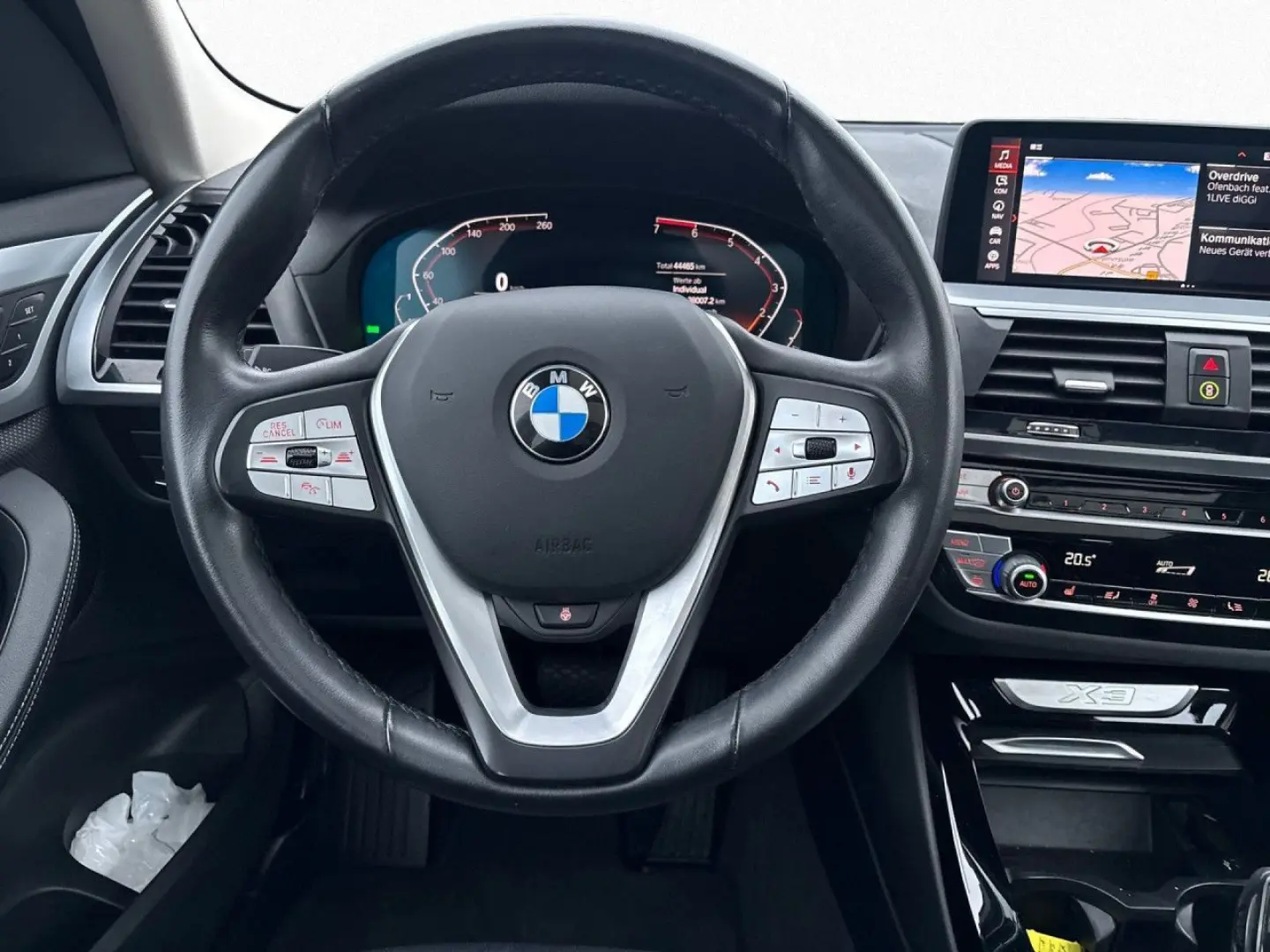 BMW X3 xDr20i Advantage AHK Pano StHz HUD Memo ACC