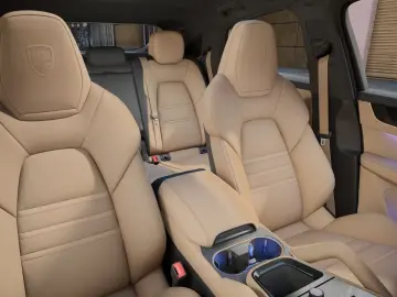 Porsche Cayenne E-Hybrid Coupé Black Edition | 2026