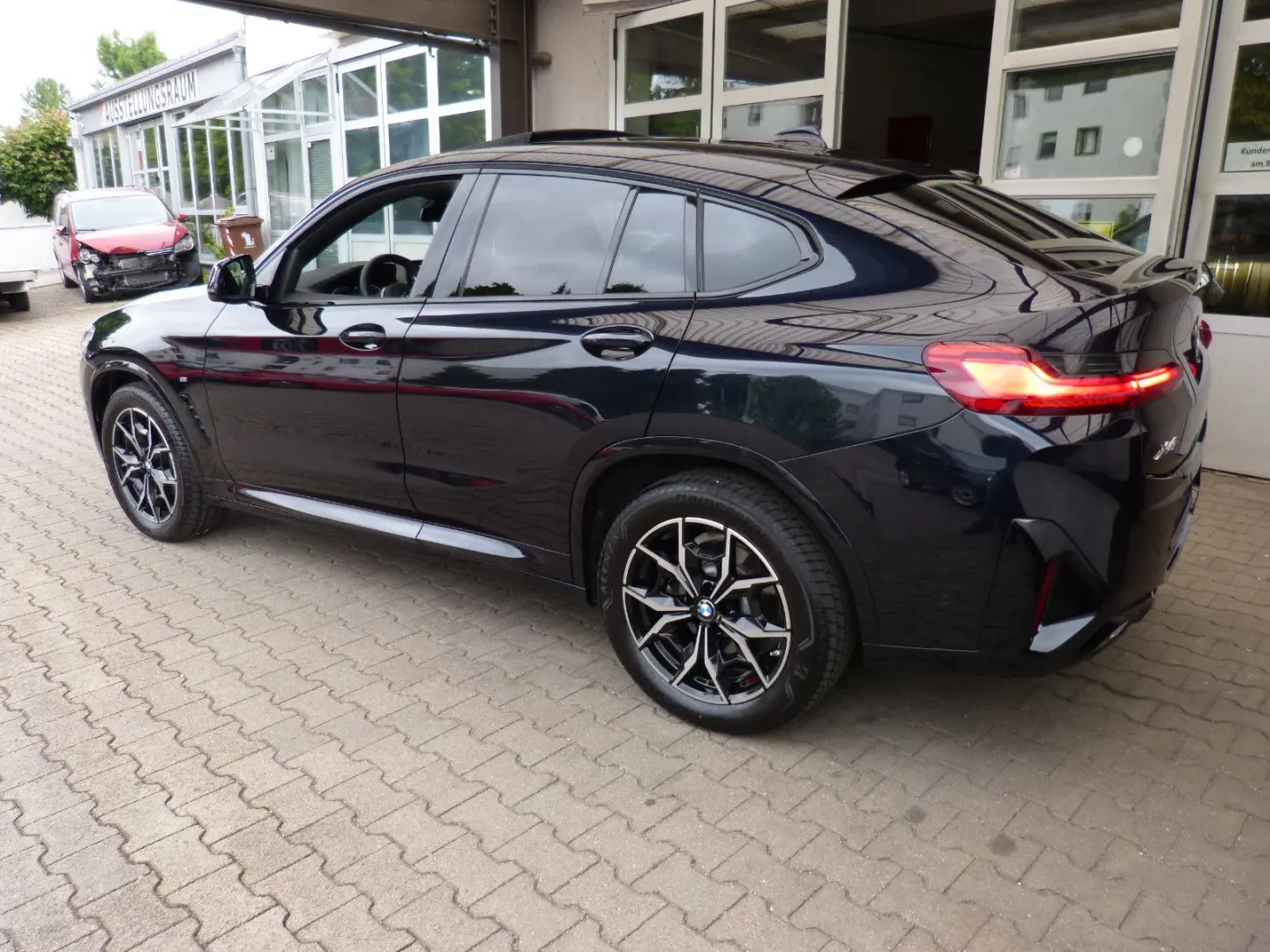 BMW X4 xDrive 20i M Sport PANORAMA AHK HIFI NAVI