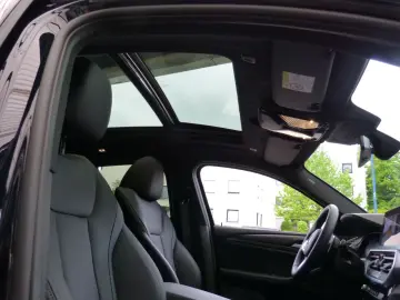 BMW X4 xDrive 20i M Sport PANORAMA AHK HIFI NAVI