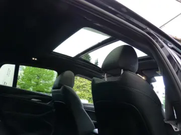 BMW X4 xDrive 20i M Sport PANORAMA AHK HIFI NAVI