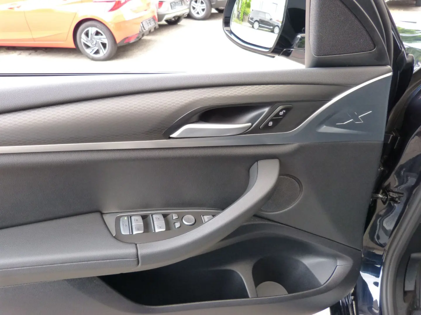 BMW X4 xDrive 20i M Sport PANORAMA AHK HIFI NAVI