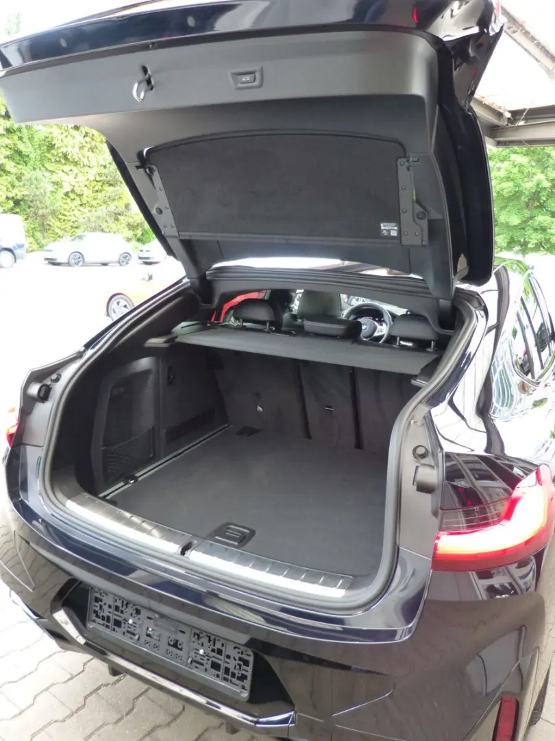 BMW X4 xDrive 20i M Sport PANORAMA AHK HIFI NAVI