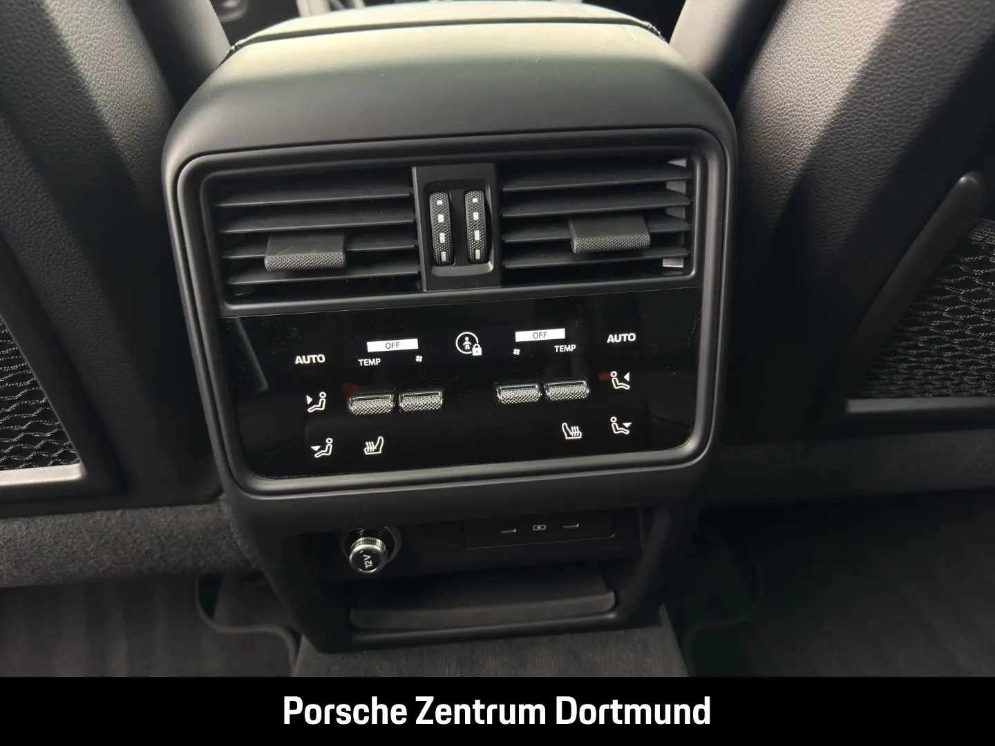 Cayenne E-Hybrid BOSE LED-Matrix Panoramadach