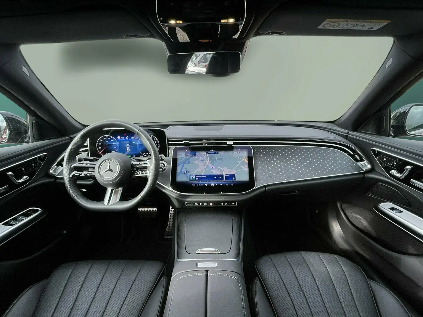 E 300 de 4M AMG+NIGHT+AHK+DISTRO+360°+HUD+SITZKL