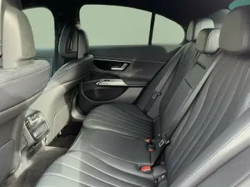 E 300 de 4M AMG+NIGHT+AHK+DISTRO+360°+HUD+SITZKL