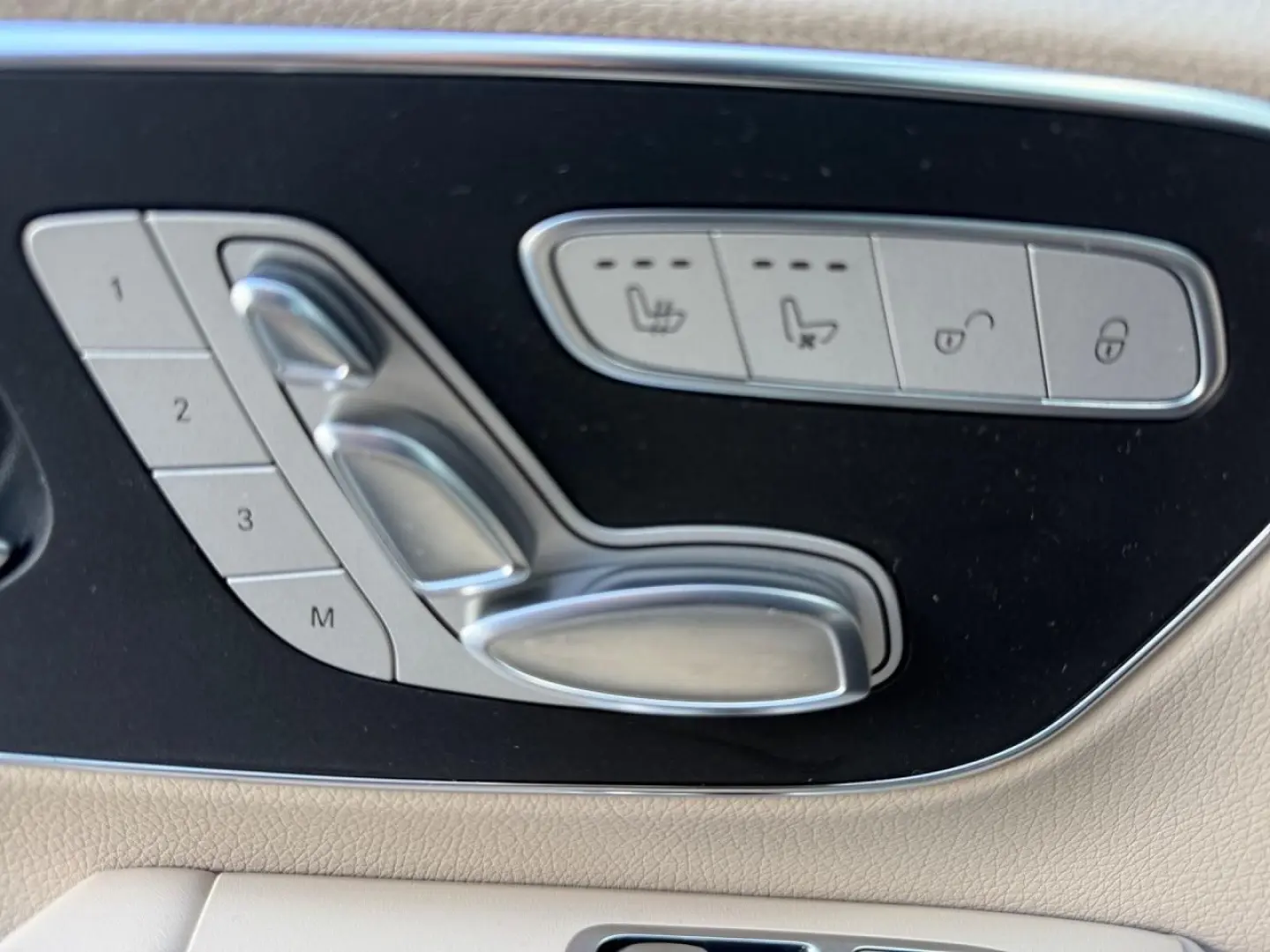 V 300 d 4M AVANTGARDE AMG+NIGHT+AIRMATIC+SITZKL