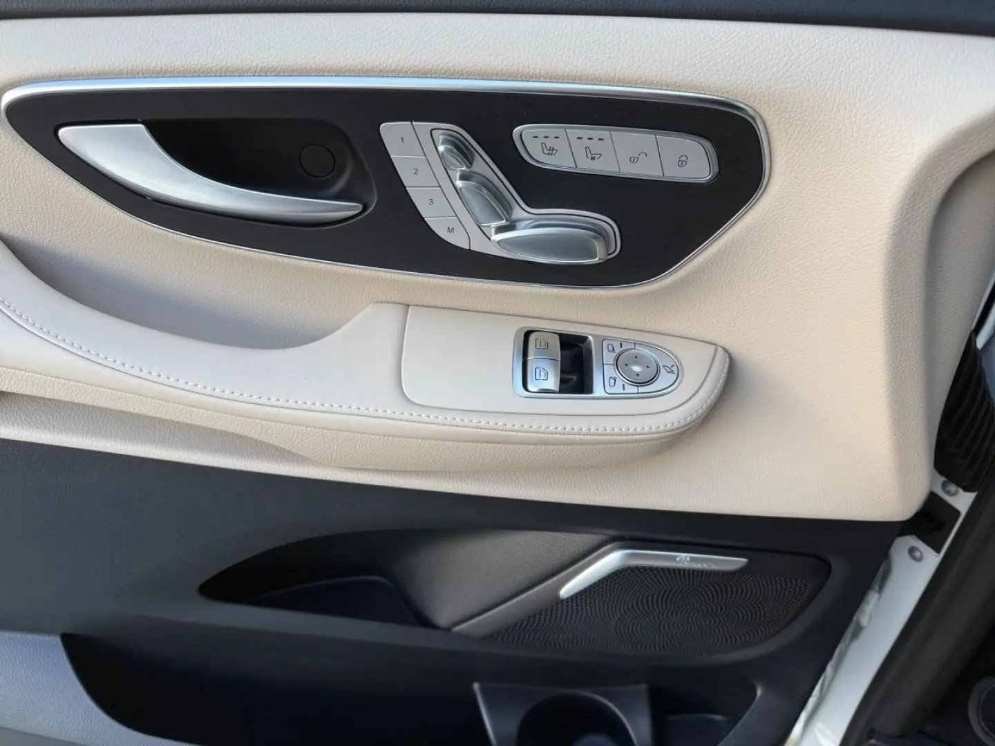 V 300 d 4M AVANTGARDE AMG+NIGHT+AIRMATIC+SITZKL