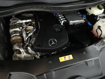 V 300 d 4M lang Avantgarde AMG 8 Pan Nav ACC Kam
